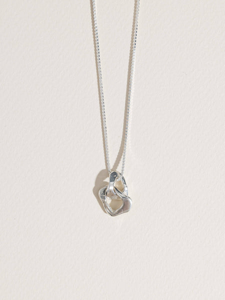 Ola Necklace: 18" / Silver